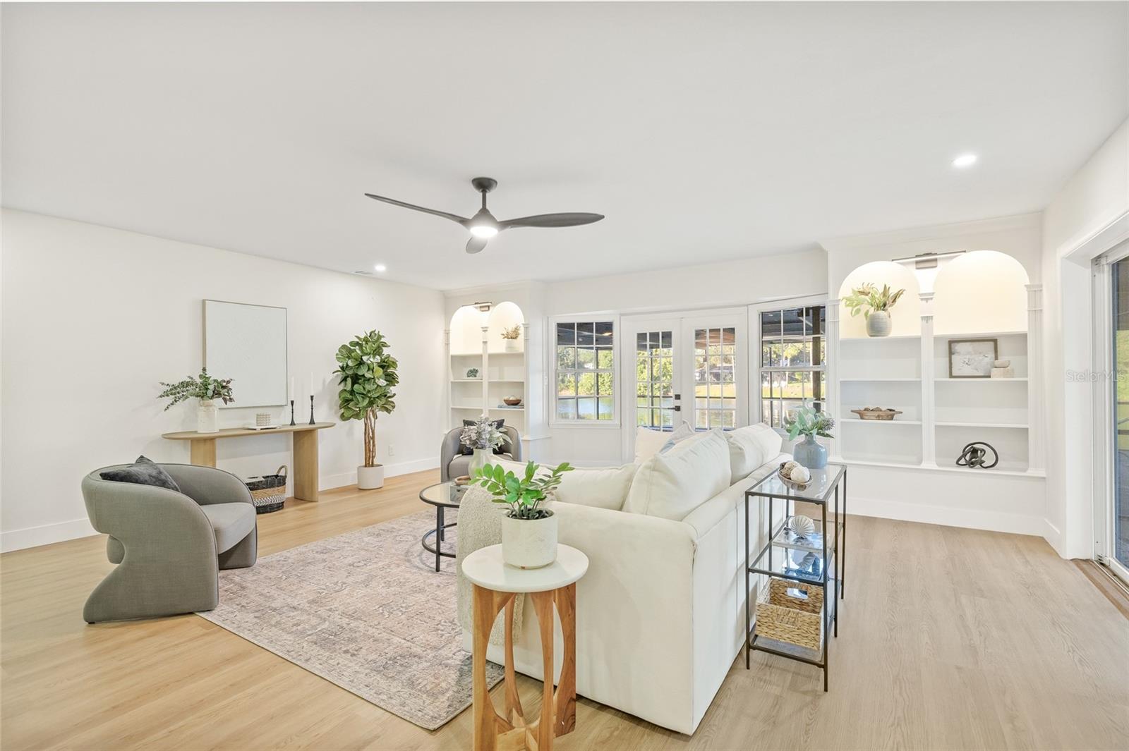 SUMMIT LAKE SEC OF LAKEWOOD ESTATES - Residential