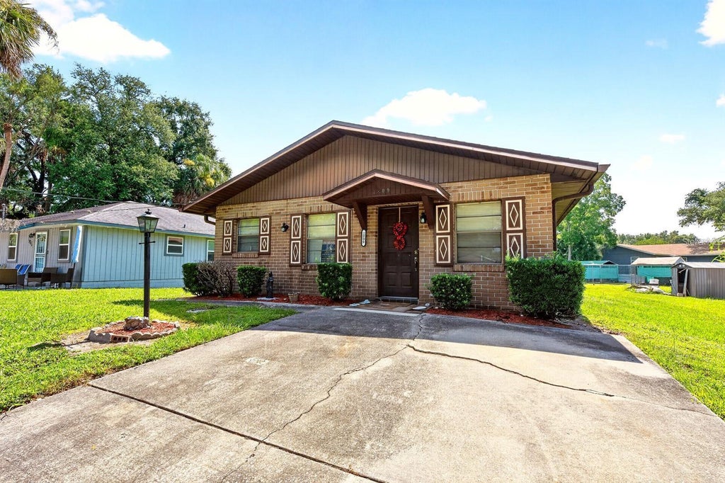 Photo of 1809 Strickland Ave. Avenue, Sanford, FL 32771 (MLS # O6437550)