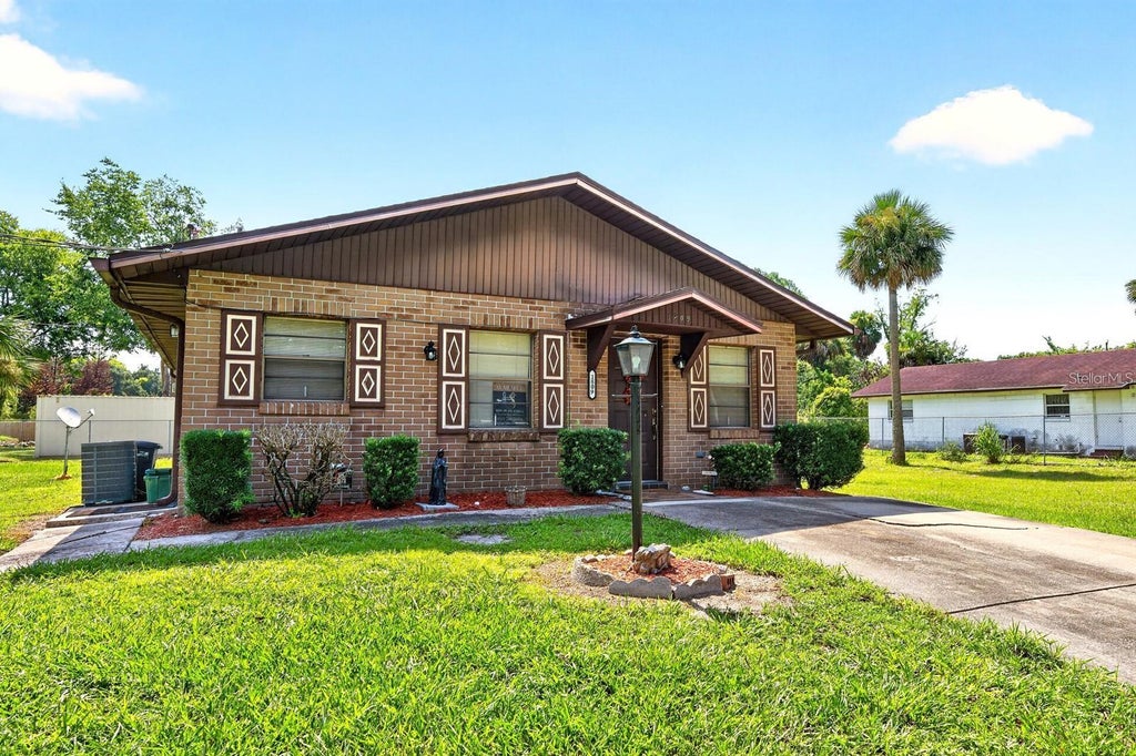 Photo of 1809 Strickland Ave. Avenue, Sanford, FL 32771 (MLS # O6437550)