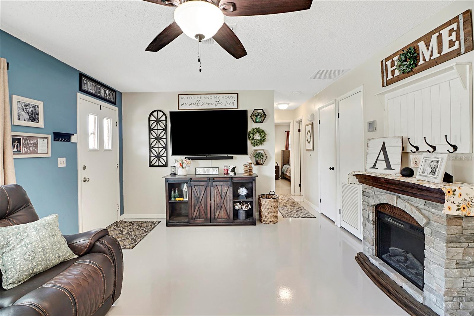 MI-LU ESTATES - Residential