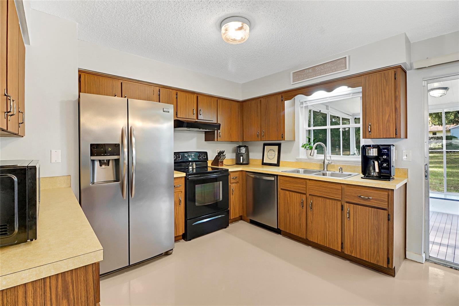 MI-LU ESTATES - Residential