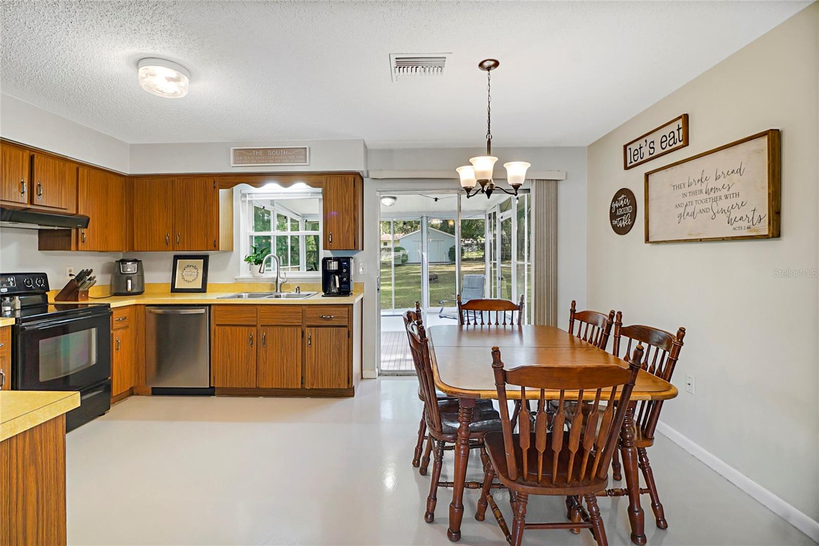 MI-LU ESTATES - Residential