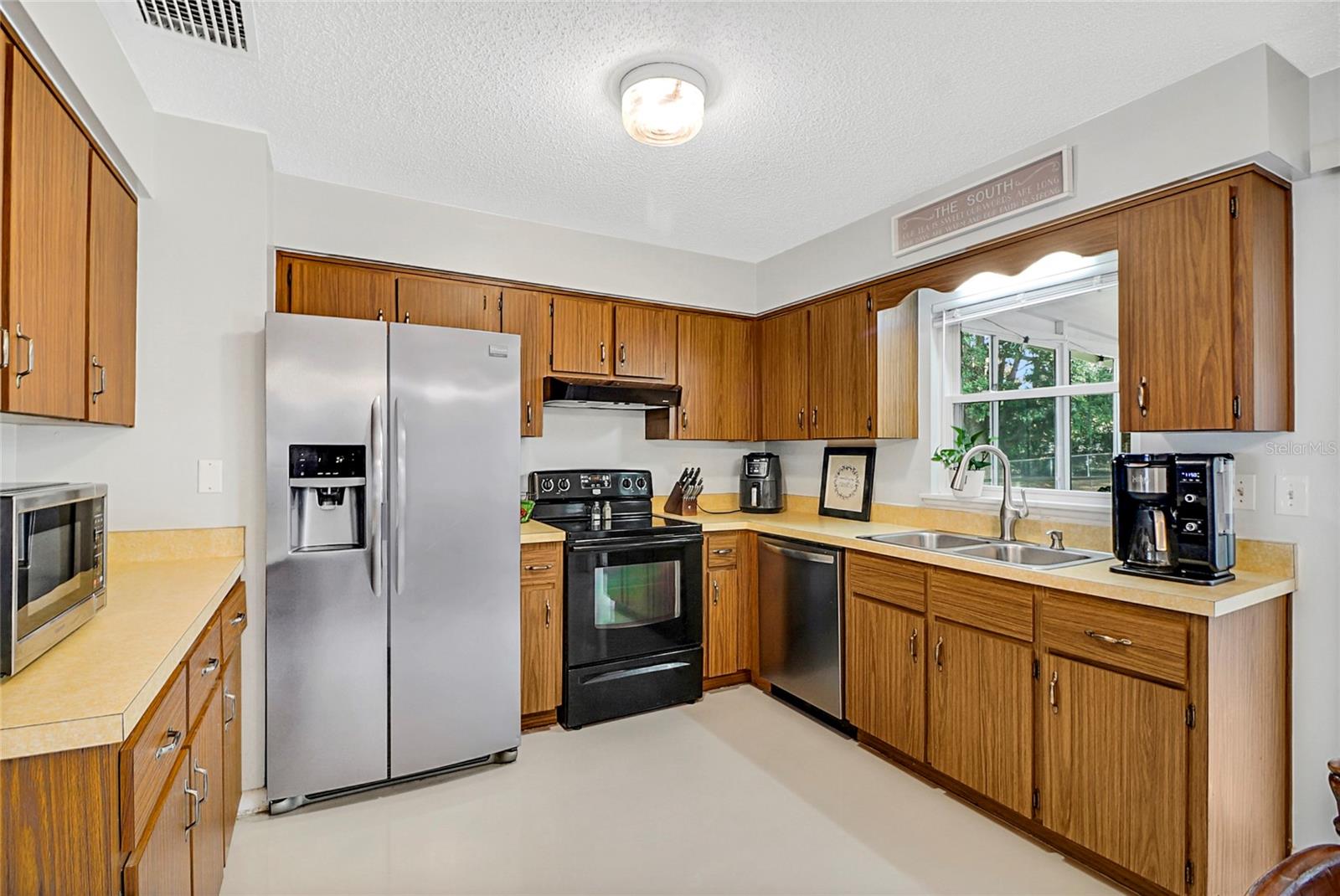 MI-LU ESTATES - Residential