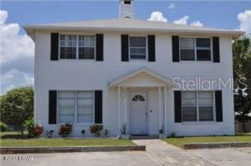 4-UNIT INCOME PROPERTY, WALK TO BEACH