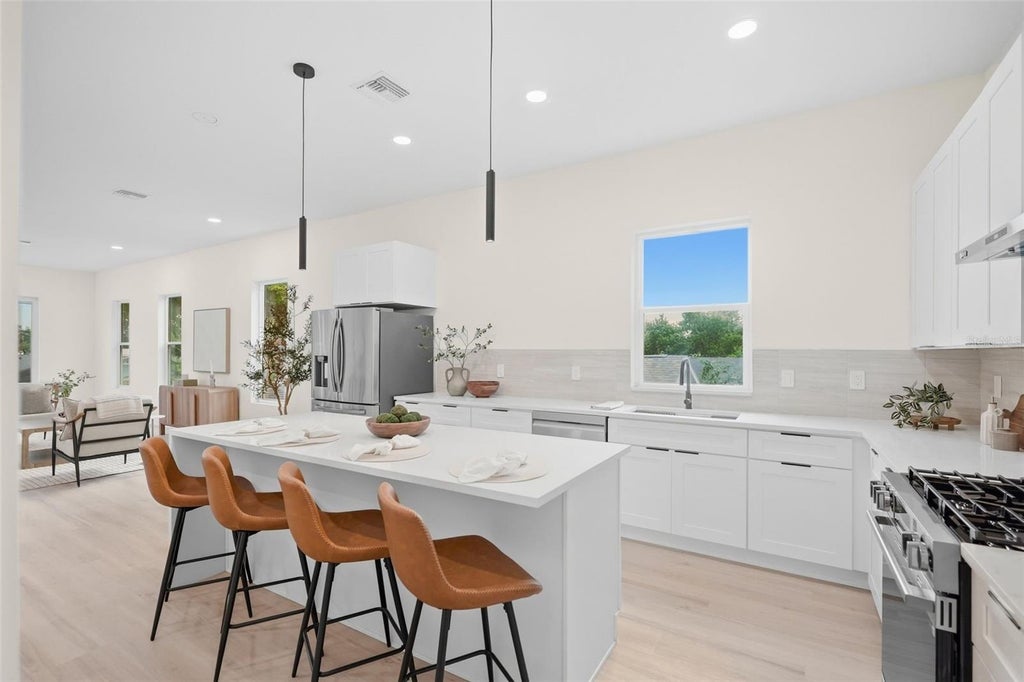 Photo of 2142 5th Avenue N, St Petersburg, FL 33713 (MLS # TB8544338)