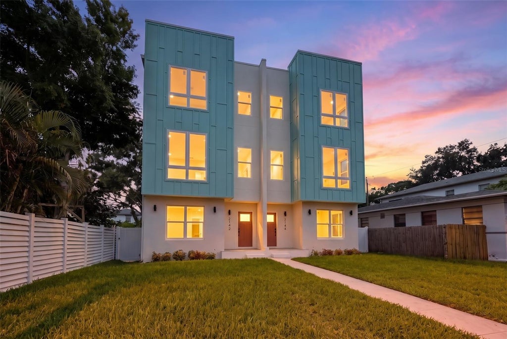 Photo of 2142 5th Avenue N, St Petersburg, FL 33713 (MLS # TB8544338)