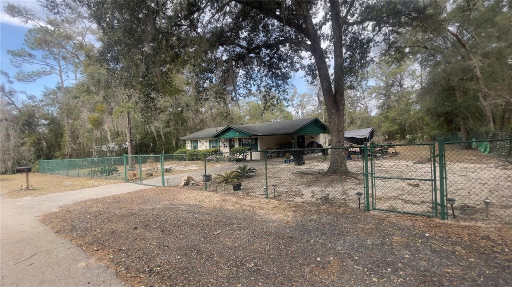 Photo of 20 Easy Street, Bronson, FL 32621 (MLS # GC537250)