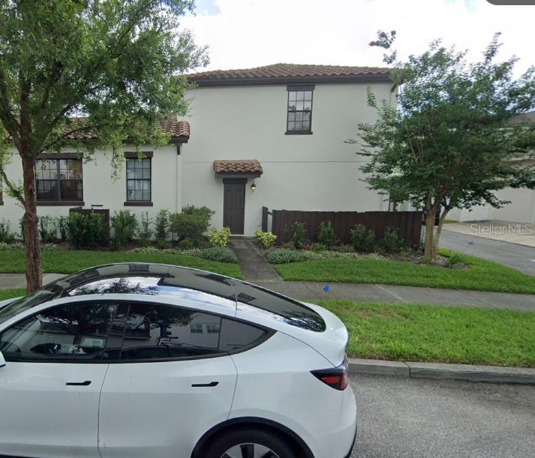 1,000sf private garage apartment with laundry on site. Private bedroom with open floor plan for family room, dining area and kitchen. Utilites included: electric, water, & trash.