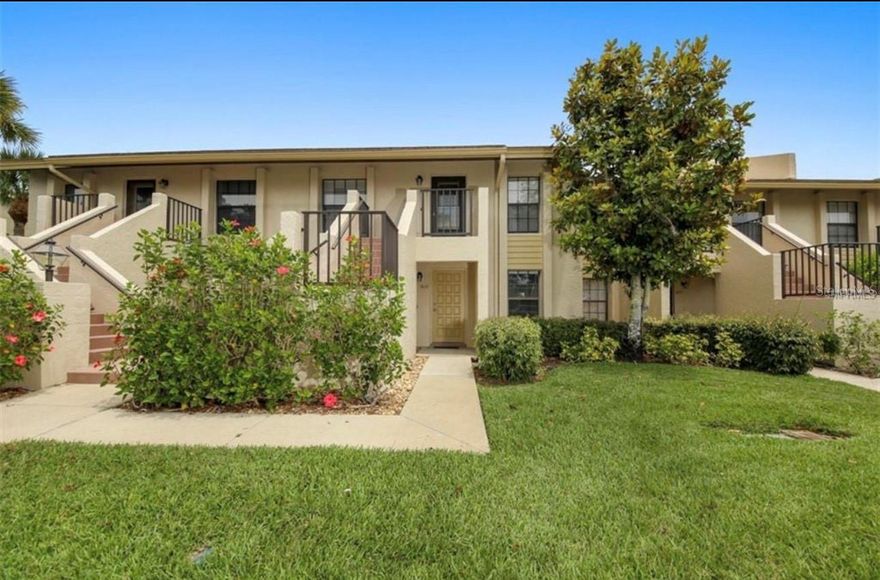 Turnkey-furnished 2BR/2BA condo in the highly sought-after Weybridge at The Meadows! Enjoy stunning pool view from your private screened lanai. This beautifully maintained home features vaulted ceilings, tile floors, a bright open layout, and an updated kitchen with Corian countertops. The master suite includes lanai access and a spacious walk-in closet. Full-size washer/dryer and assigned parking included.
Weybridge offers heated pool, fitness center, tennis and pickleball courts, clubhouse, and scenic walking trails. Perfectly located near UTC Mall, Benderson Park, I-75, downtown Sarasota, and world-famous beaches. Move-in ready and available for annual lease — enjoy the Florida lifestyle at its best!