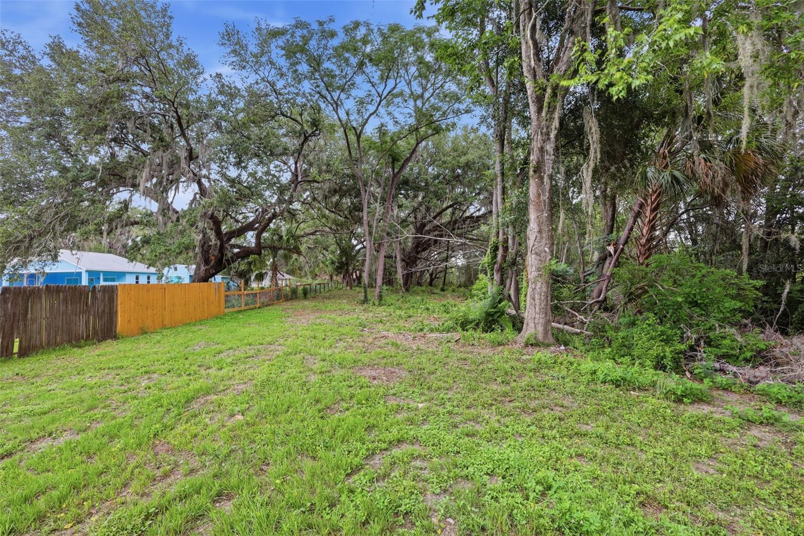 2602 WESTSIDE DRIVE