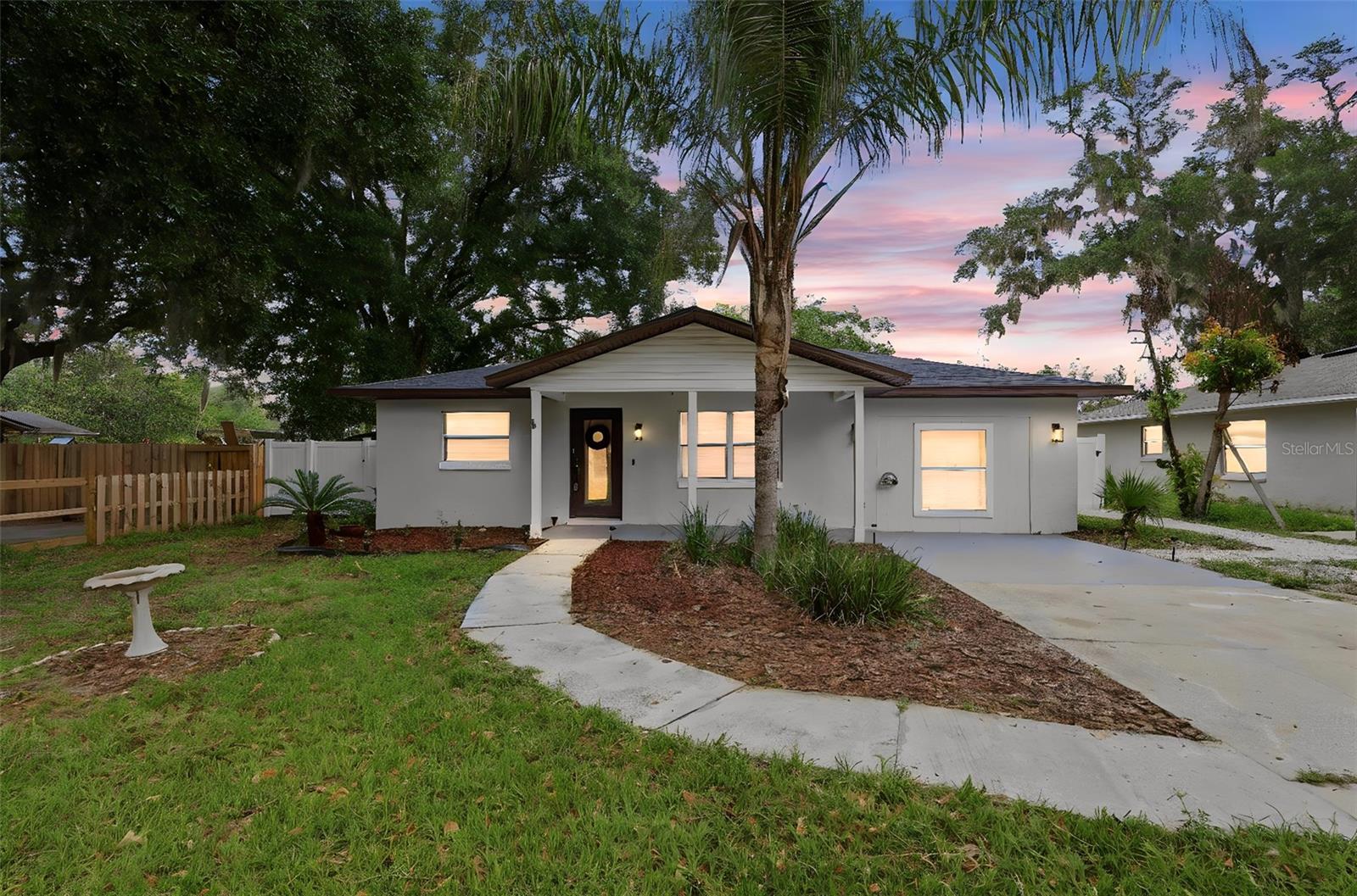 2602 WESTSIDE DRIVE