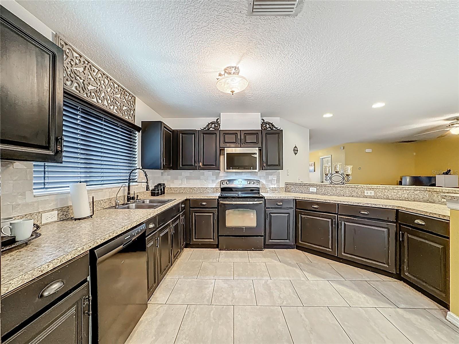 HIDDEN CREEK AT WEST LAKE - Residential