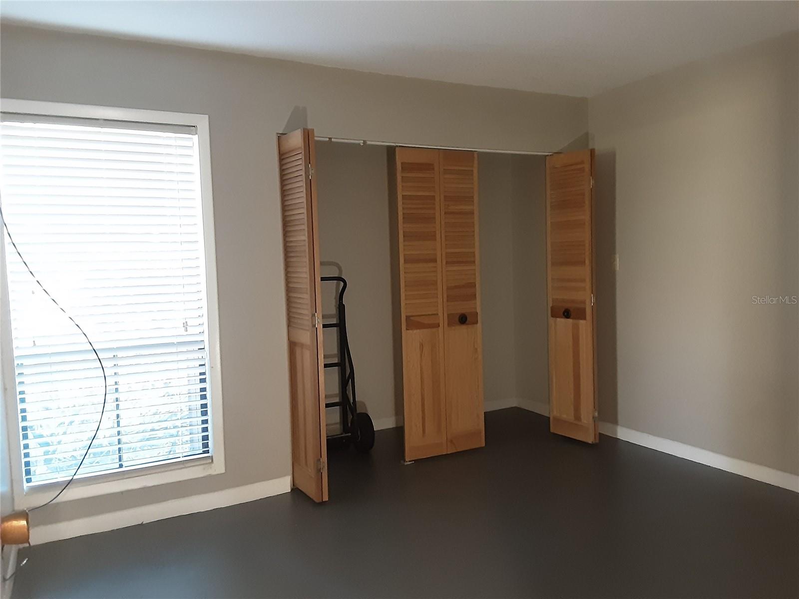 ONE THOUSAND OAKS - Residential