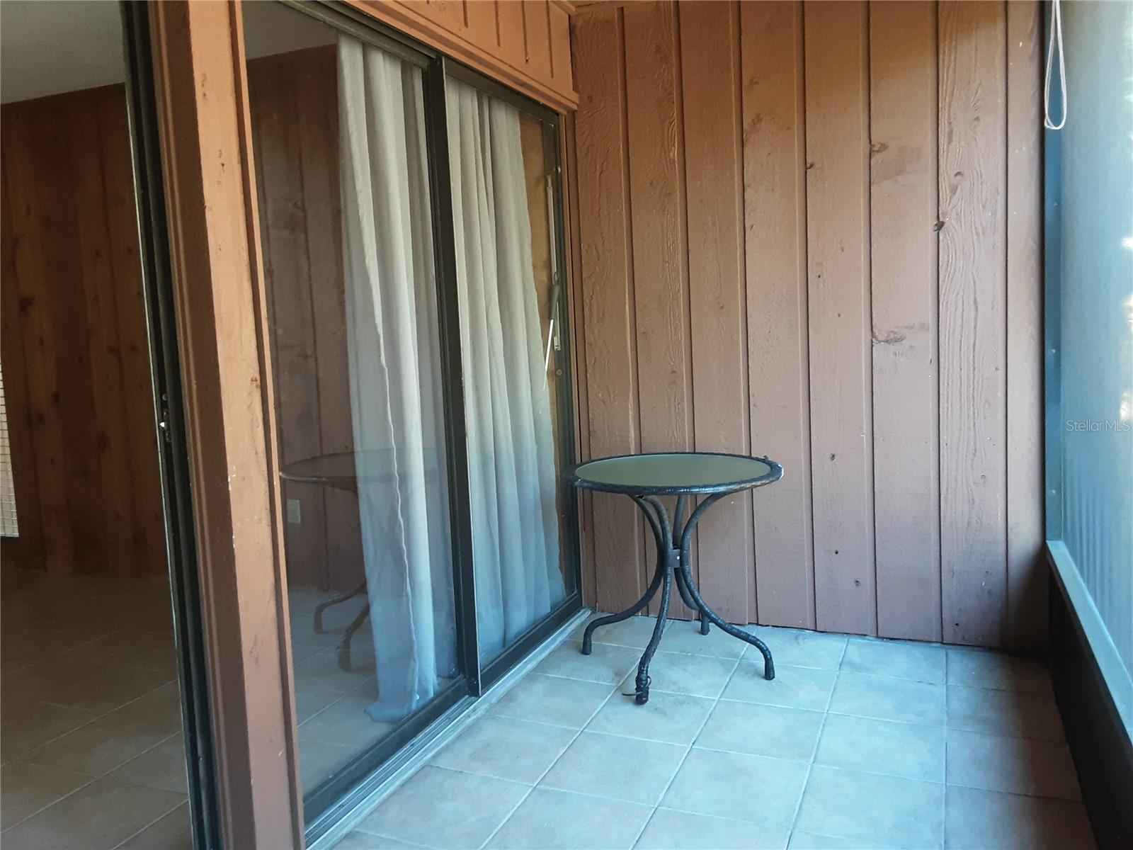 ONE THOUSAND OAKS - Residential