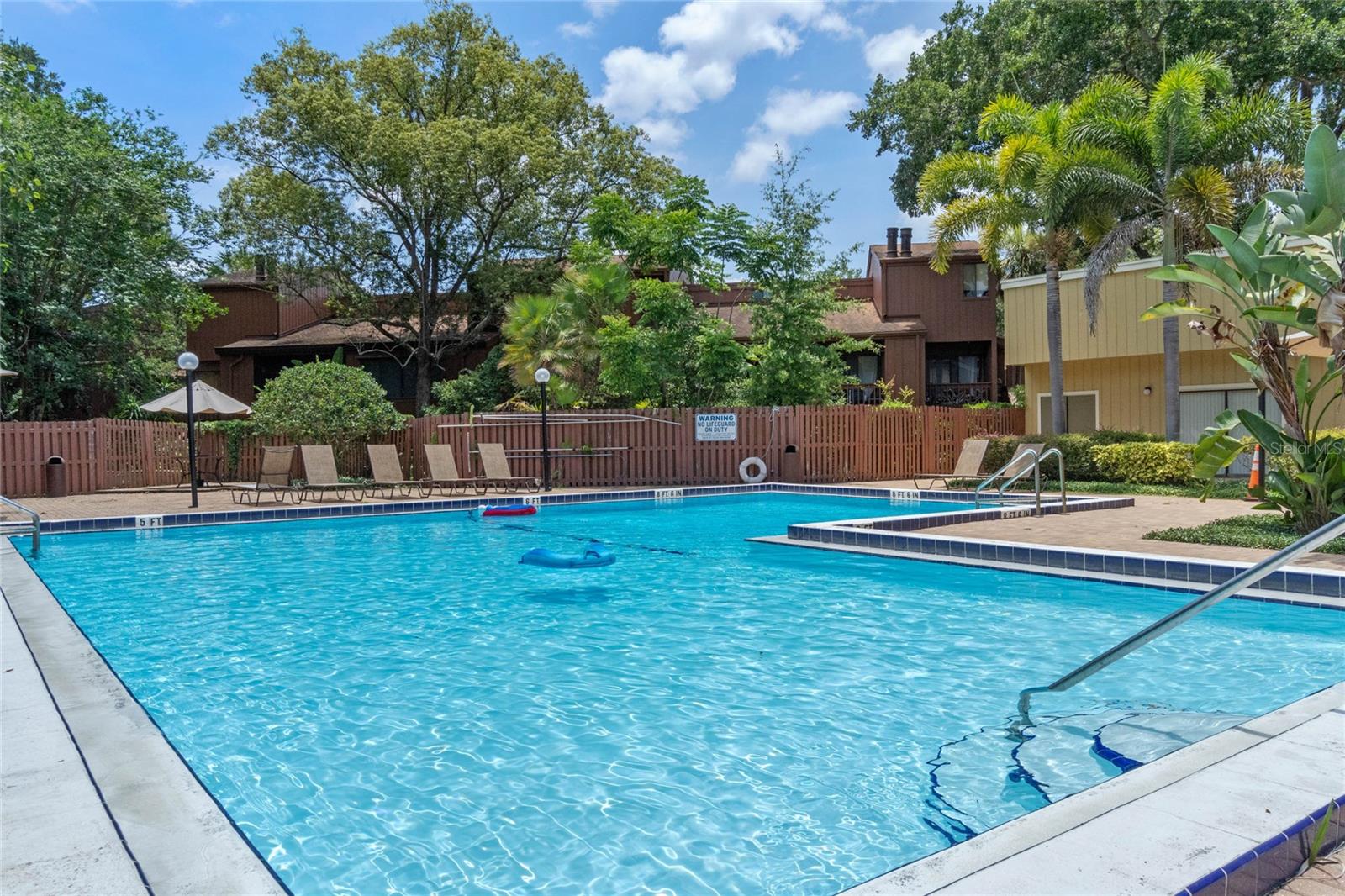 ONE THOUSAND OAKS - Residential