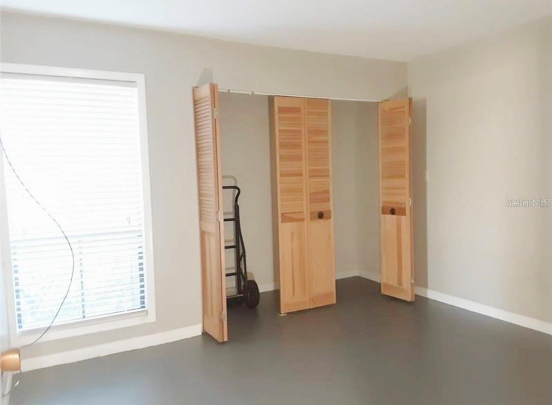 ONE THOUSAND OAKS - Residential