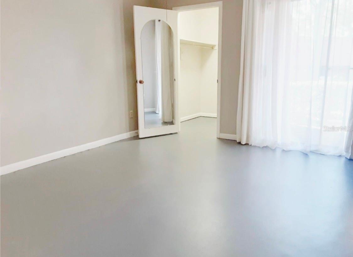 ONE THOUSAND OAKS - Residential