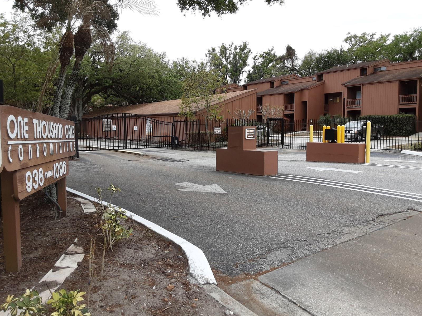 ONE THOUSAND OAKS - Residential