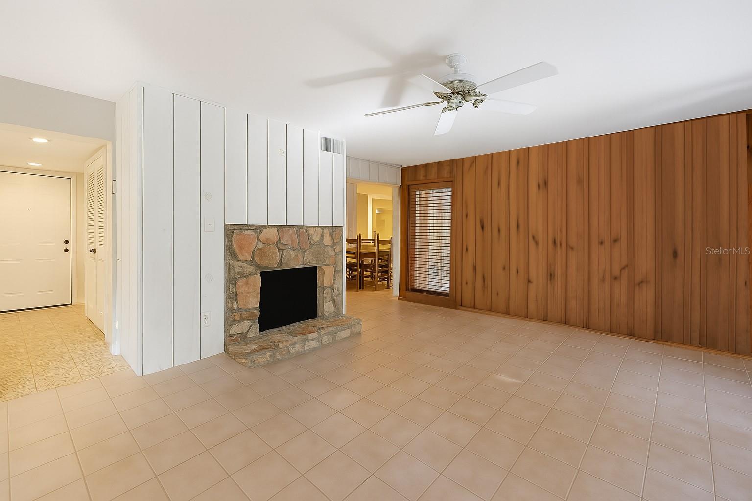 ONE THOUSAND OAKS - Residential