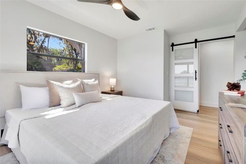 Tiny photo for 10547 Lakeshore Drive, Clermont, FL 34711 (MLS # G5114373)