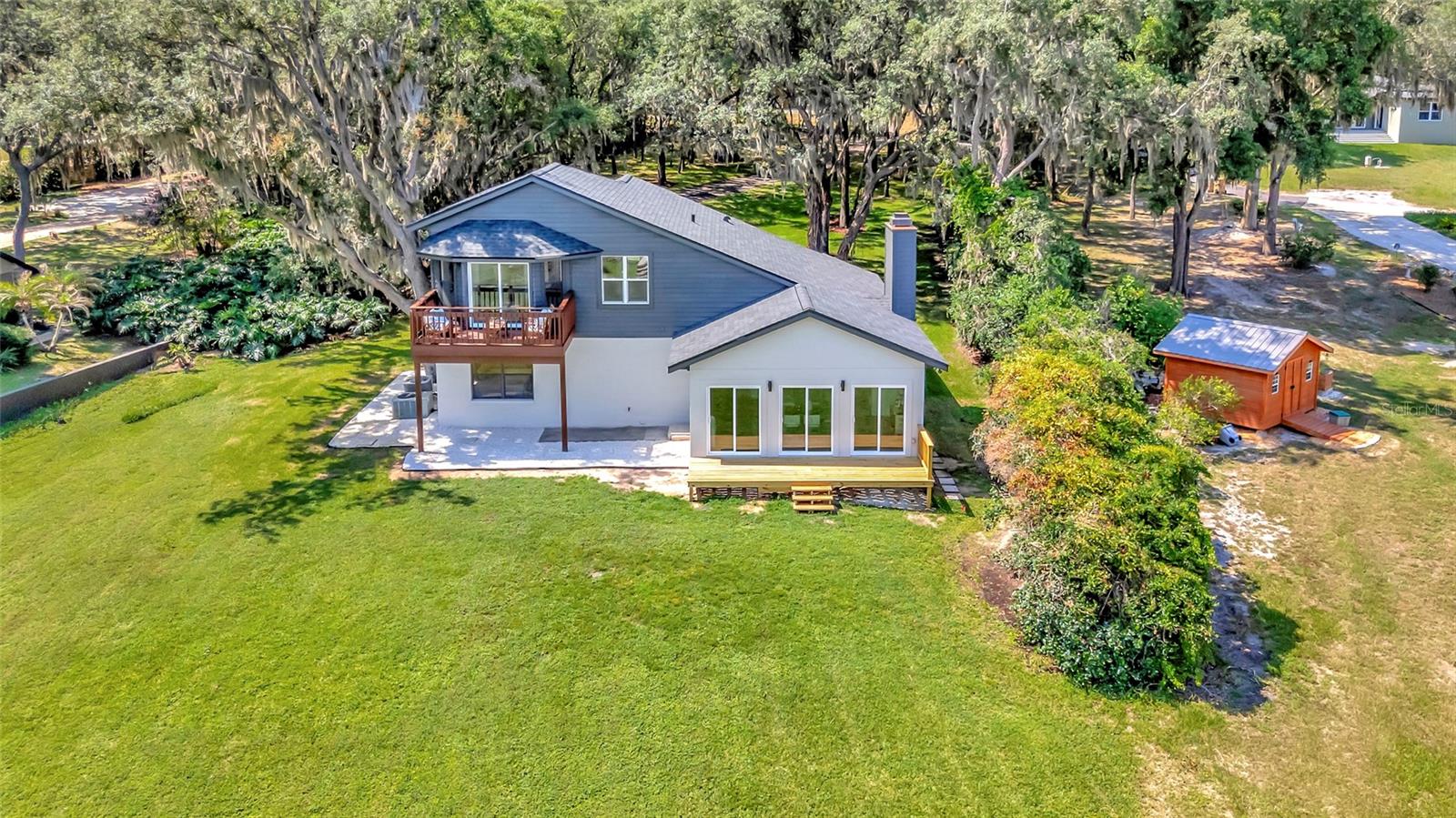 10547 LAKESHORE DRIVE