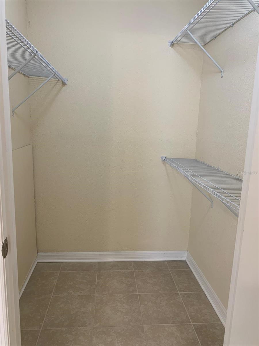 RESIDENCES/MILLENIA - Residential Lease