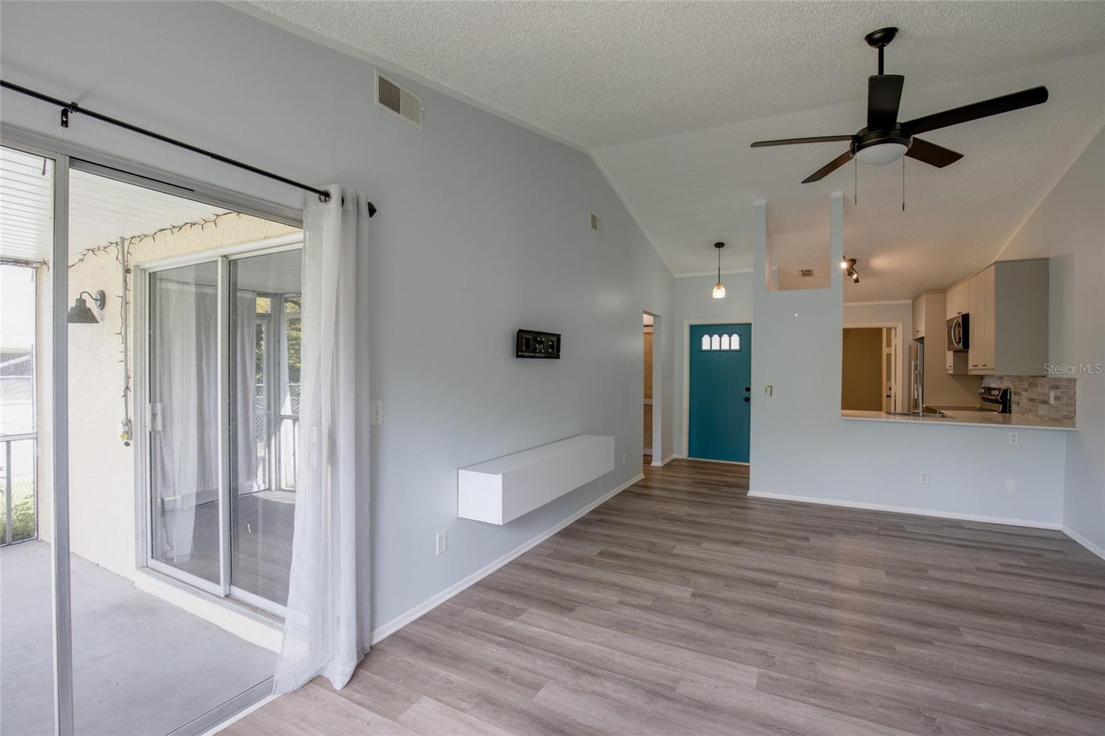 CLOVERPLACE CONDO - Residential