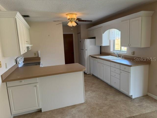 3048 UNITY TREE DRIVE