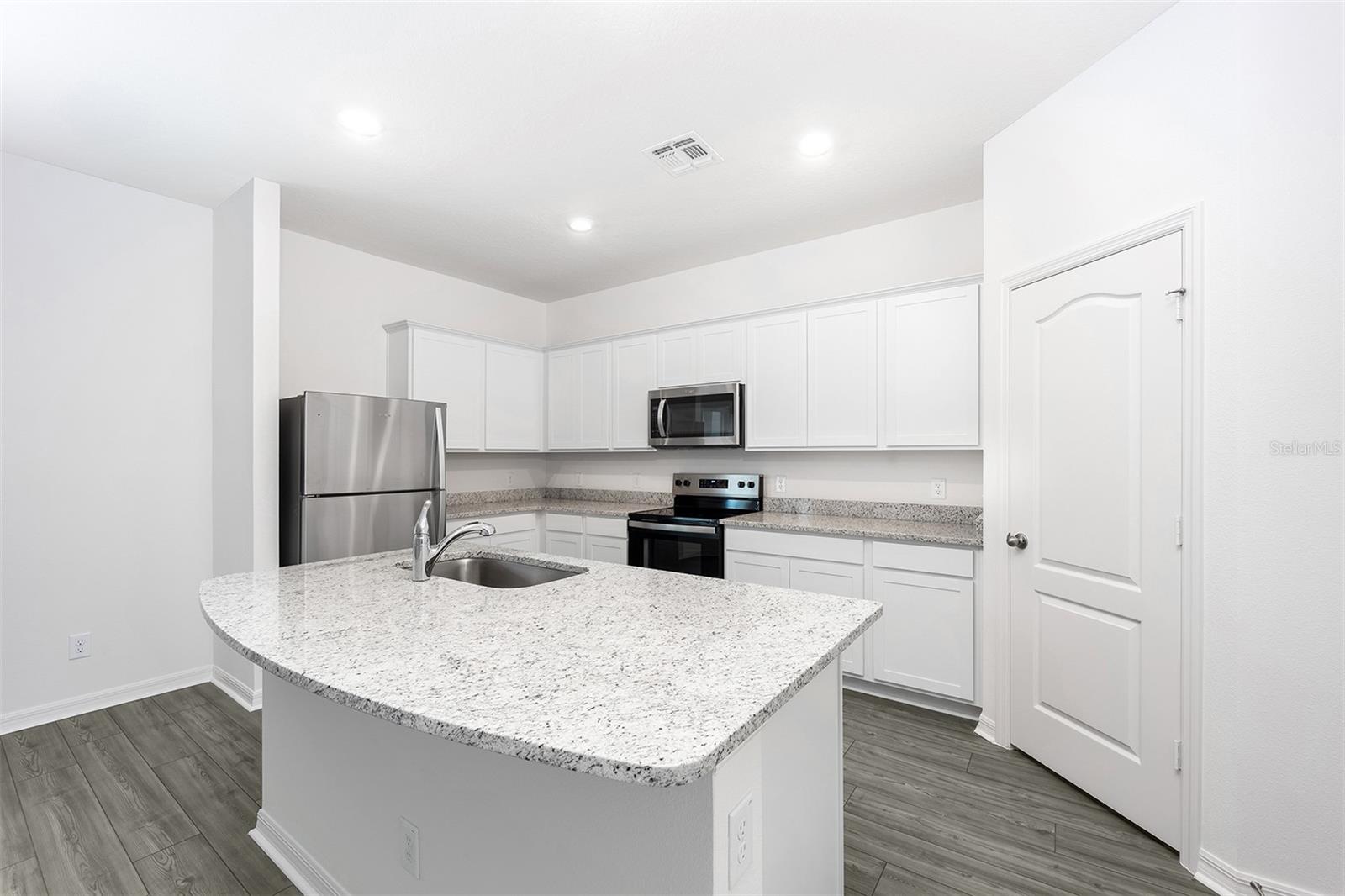 3719 BERGAMOT STREET