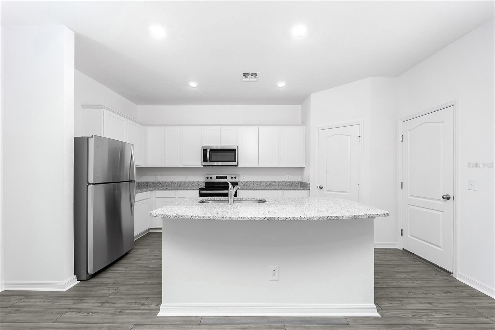 3719 BERGAMOT STREET