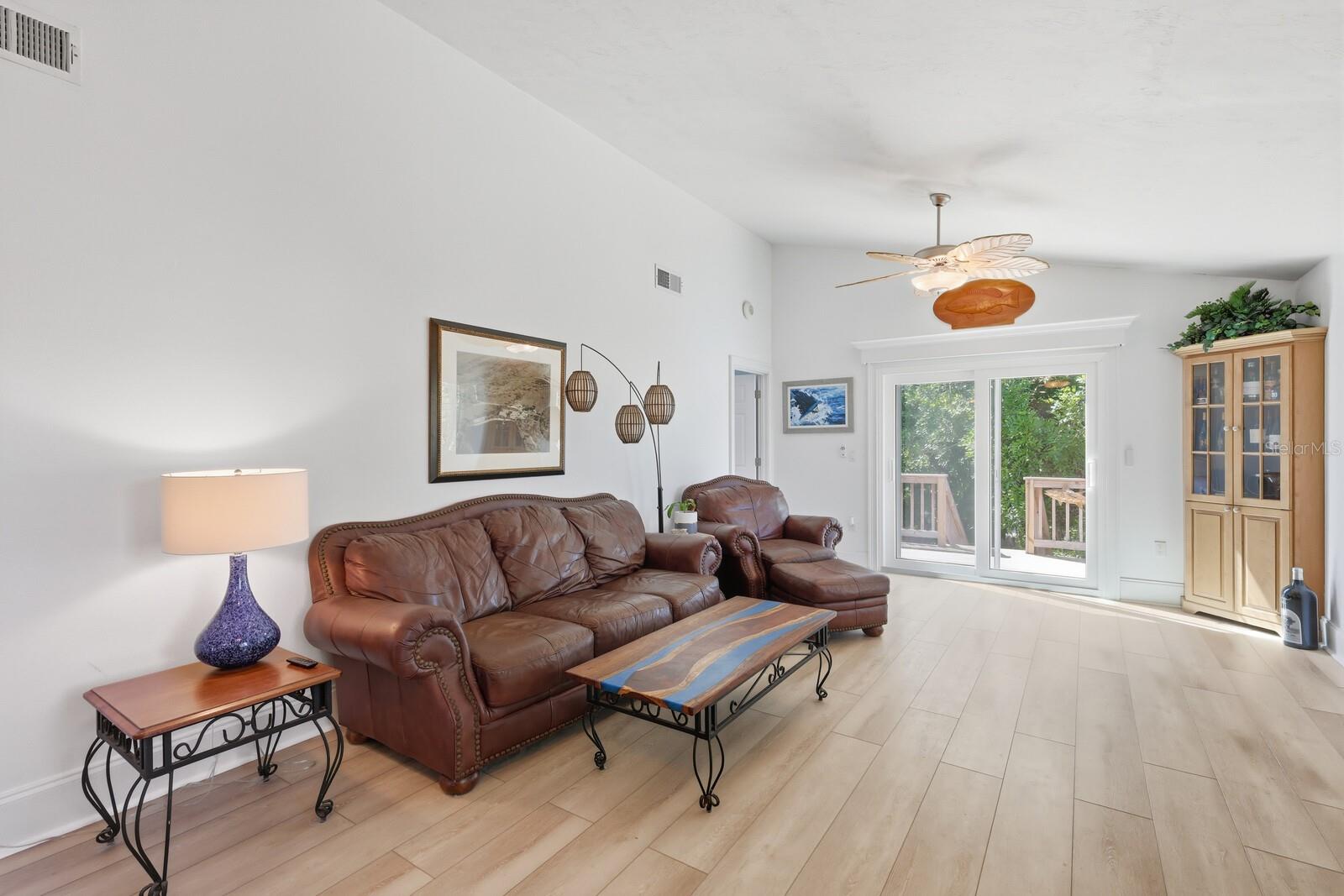 221 ISLAND CIRCLE