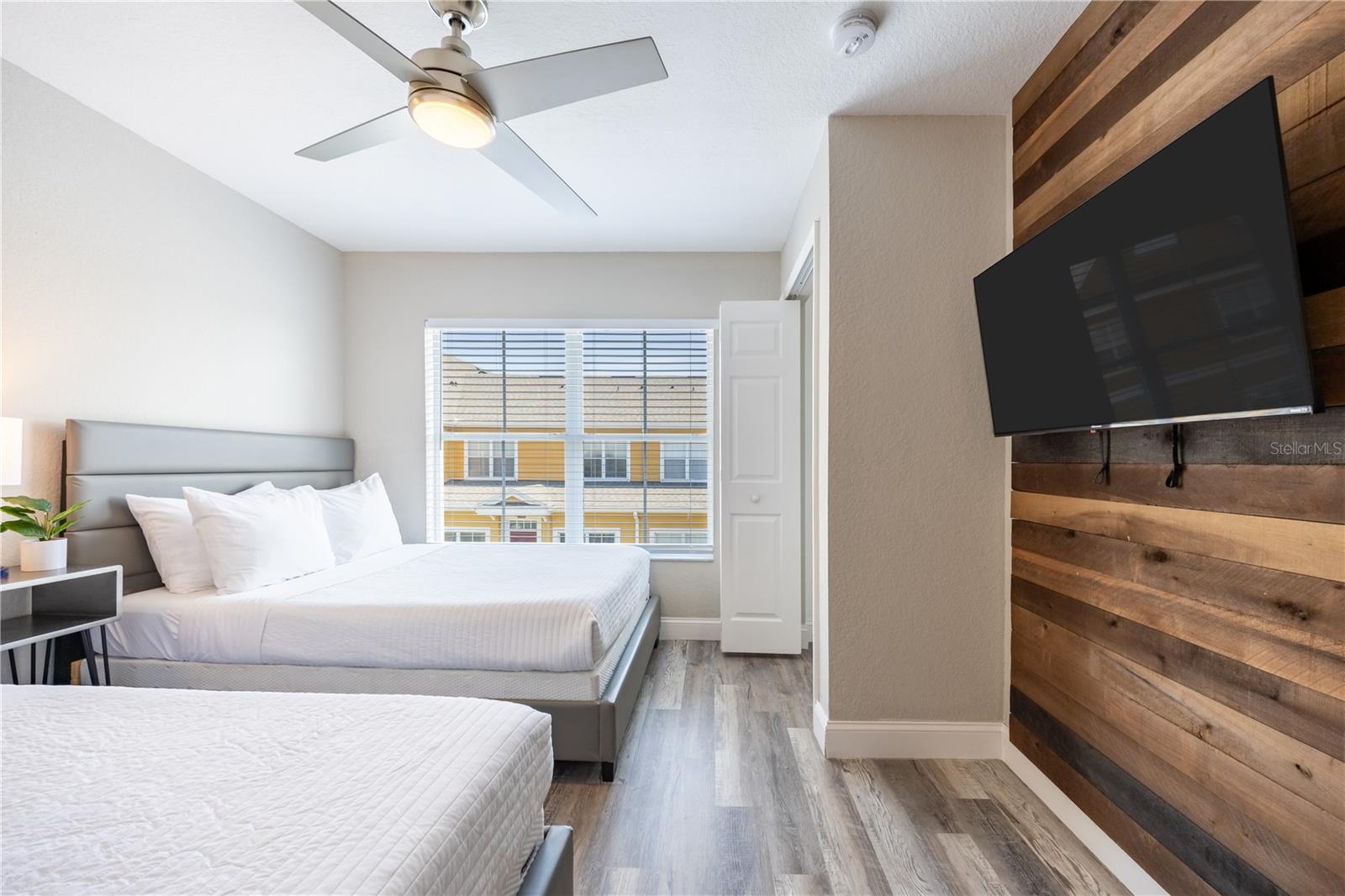 VILLAS AT SEVEN DWARFS LANE CONDO - Residential