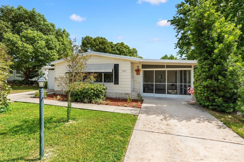 Photo of 1019 Ann Avenue, The Villages, FL 32159 (MLS # G5118249)
