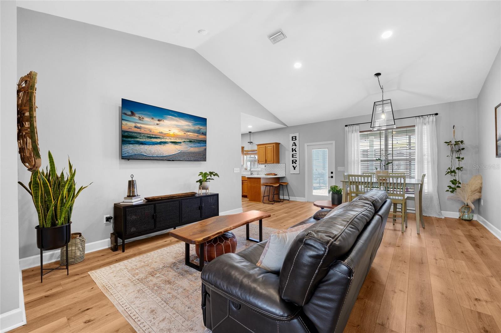 SPANISH GATES - Residential