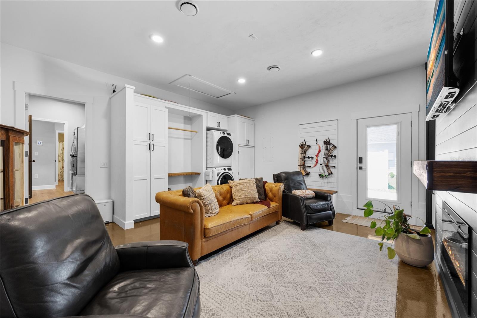 SPANISH GATES - Residential