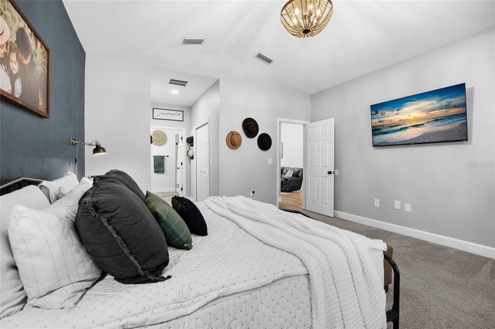 SPANISH GATES - Residential