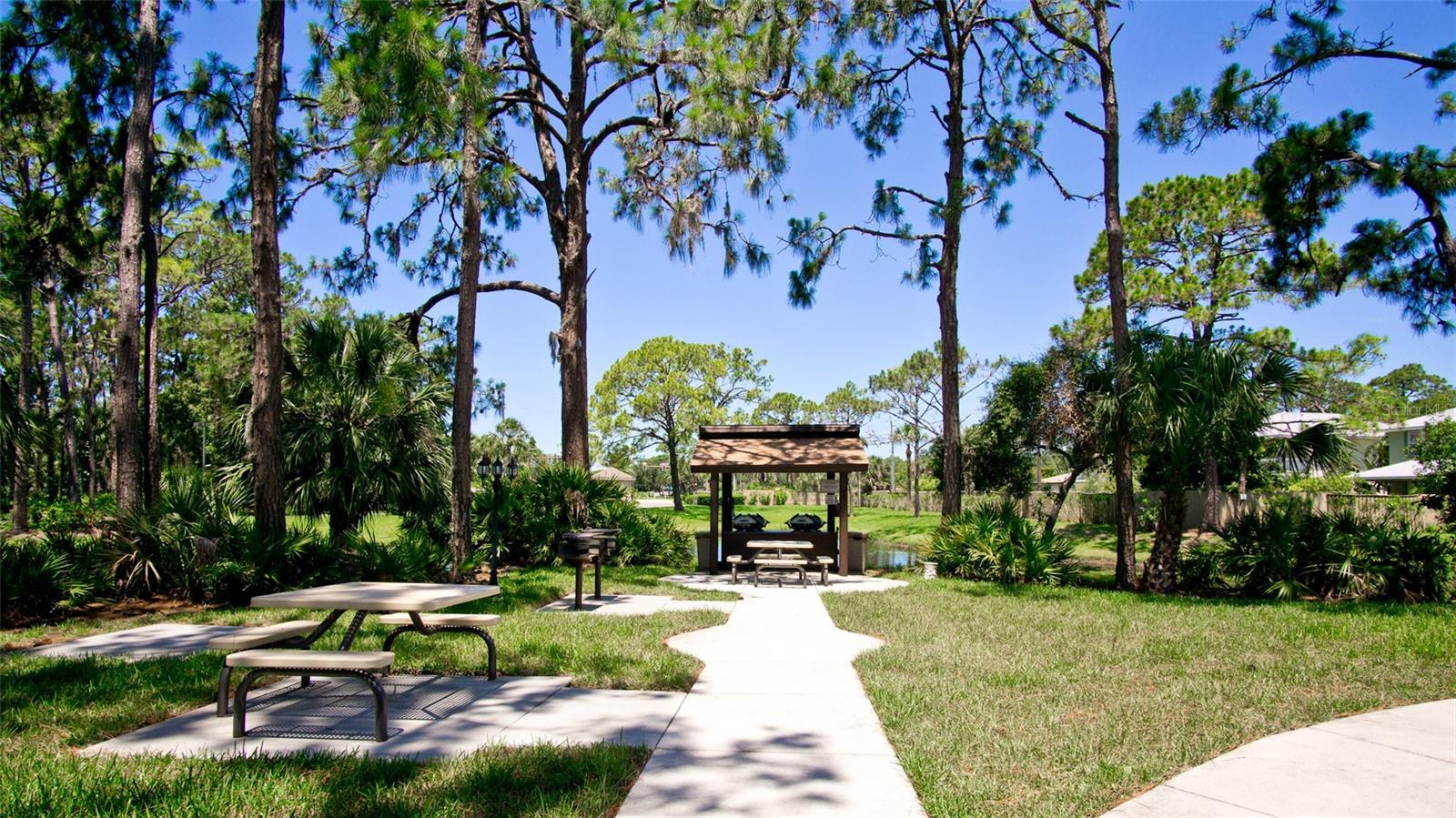 VILLAGE DES PINS III - Residential Lease