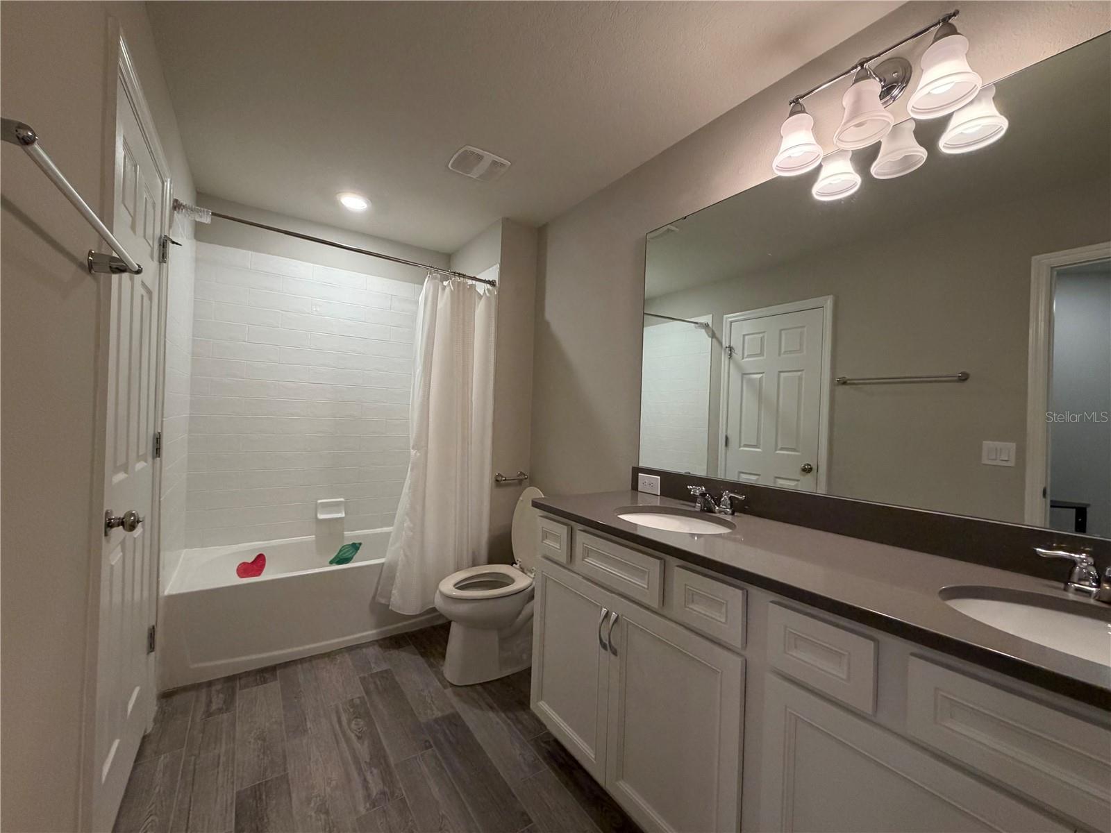 SOMERSET XINGS - Residential Lease