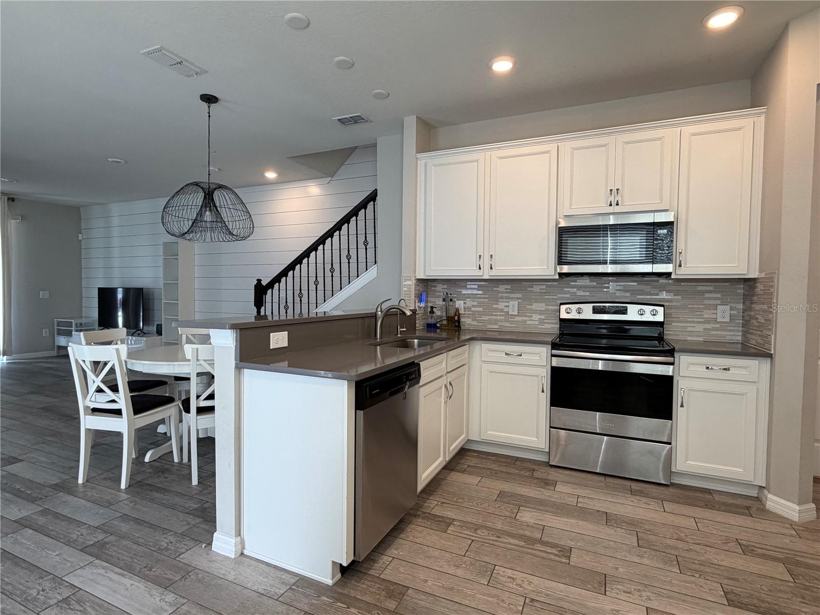 SOMERSET XINGS - Residential Lease