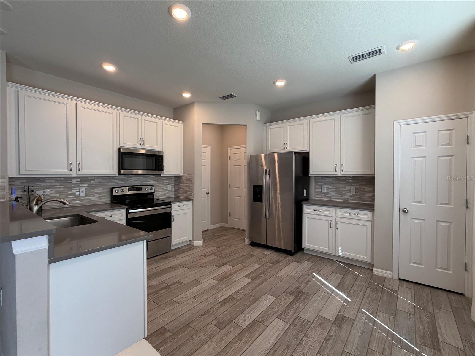 SOMERSET XINGS - Residential Lease