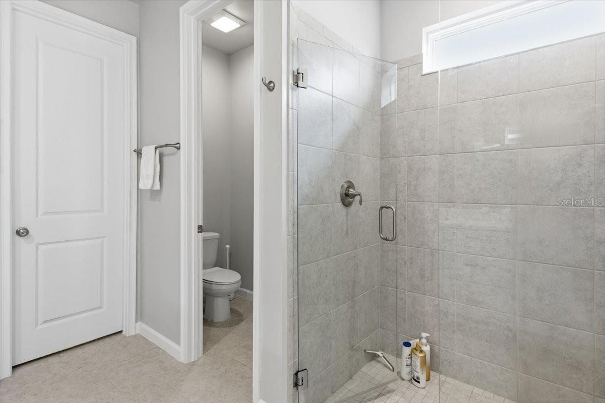 RENAISSANCE/WEST VLGS PH 2B & - Residential Lease