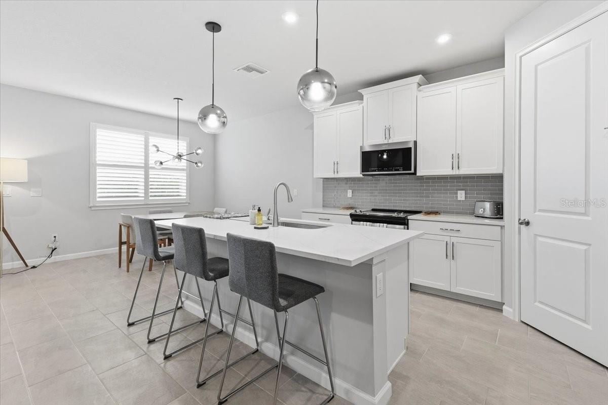 RENAISSANCE/WEST VLGS PH 2B & - Residential Lease