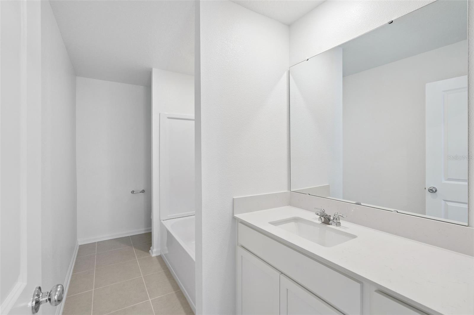 WATERSTONE 40S - Residential Lease