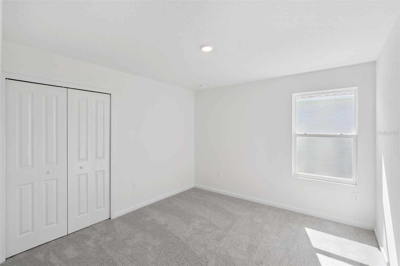 WATERSTONE 40S - Residential Lease