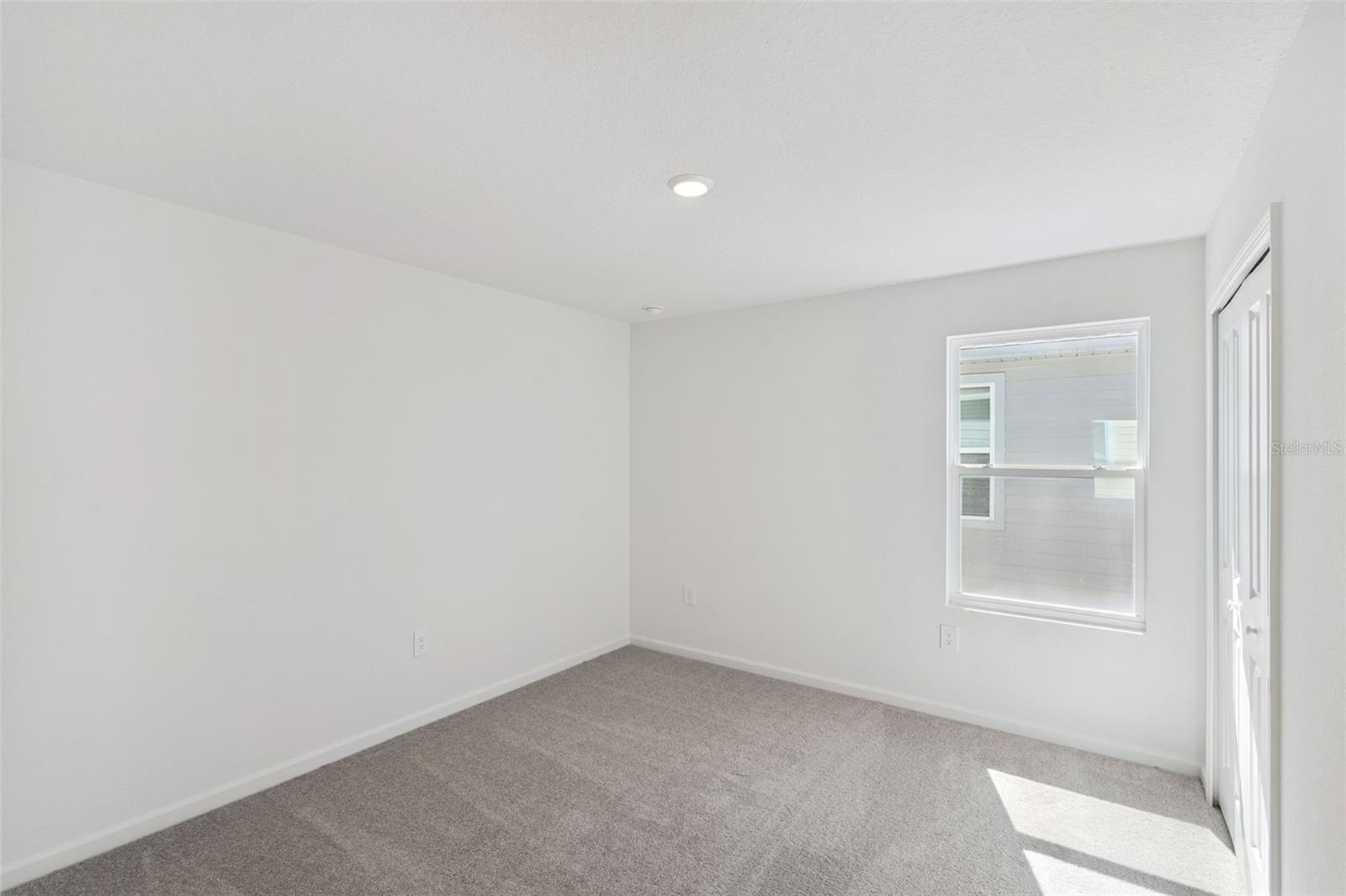 WATERSTONE 40S - Residential Lease