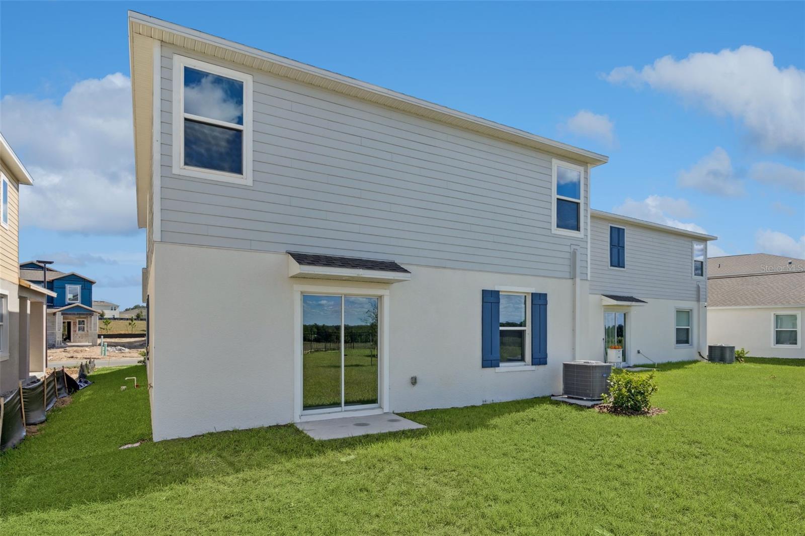 WATERSTONE 40S - Residential Lease