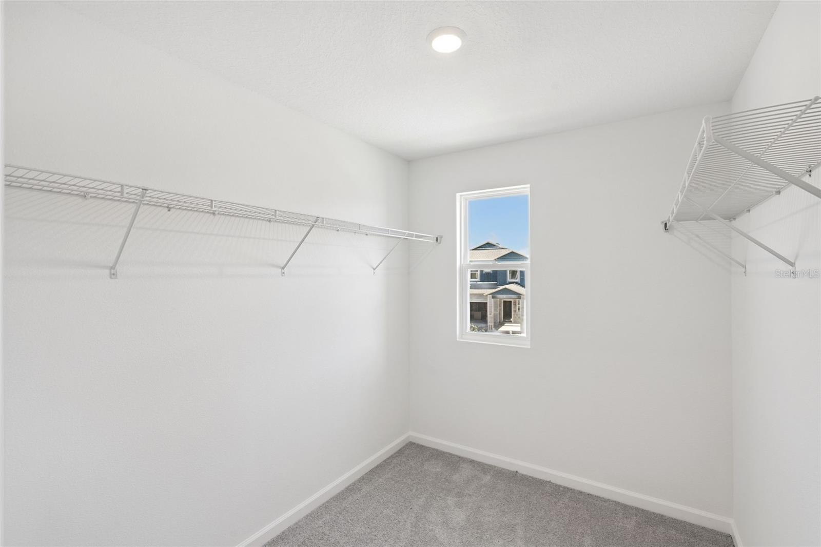 WATERSTONE 40S - Residential Lease