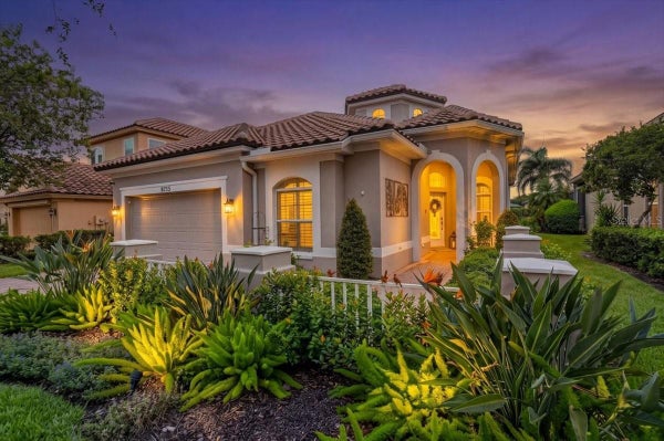9736 SAGO POINT DR, SEMINOLE, FL 33777 - Image 4d5b8dd0cedfd6cd18cc07b7854353f7/1426235094