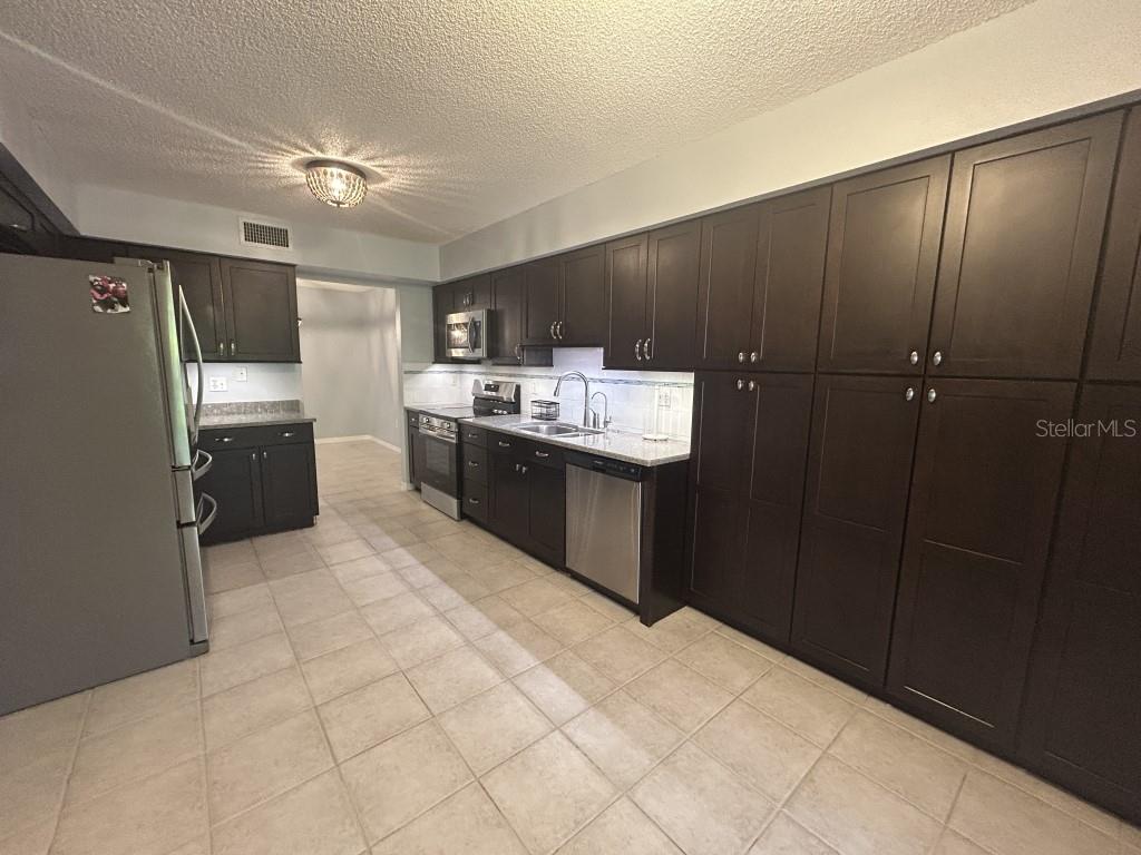 BROOKFIELD - Residential