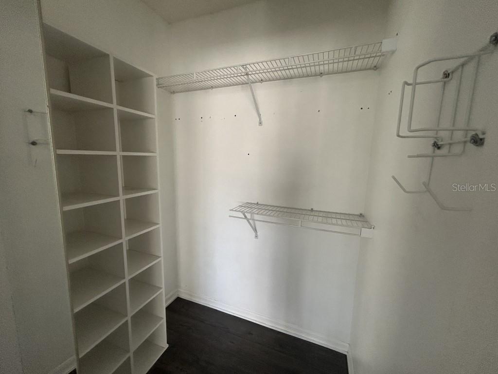 BROOKFIELD - Residential